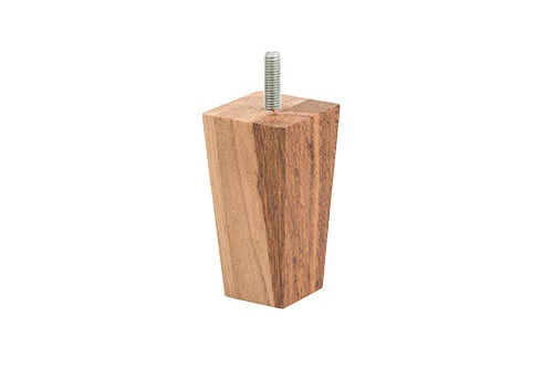 Holzquader mit Metallschraube.