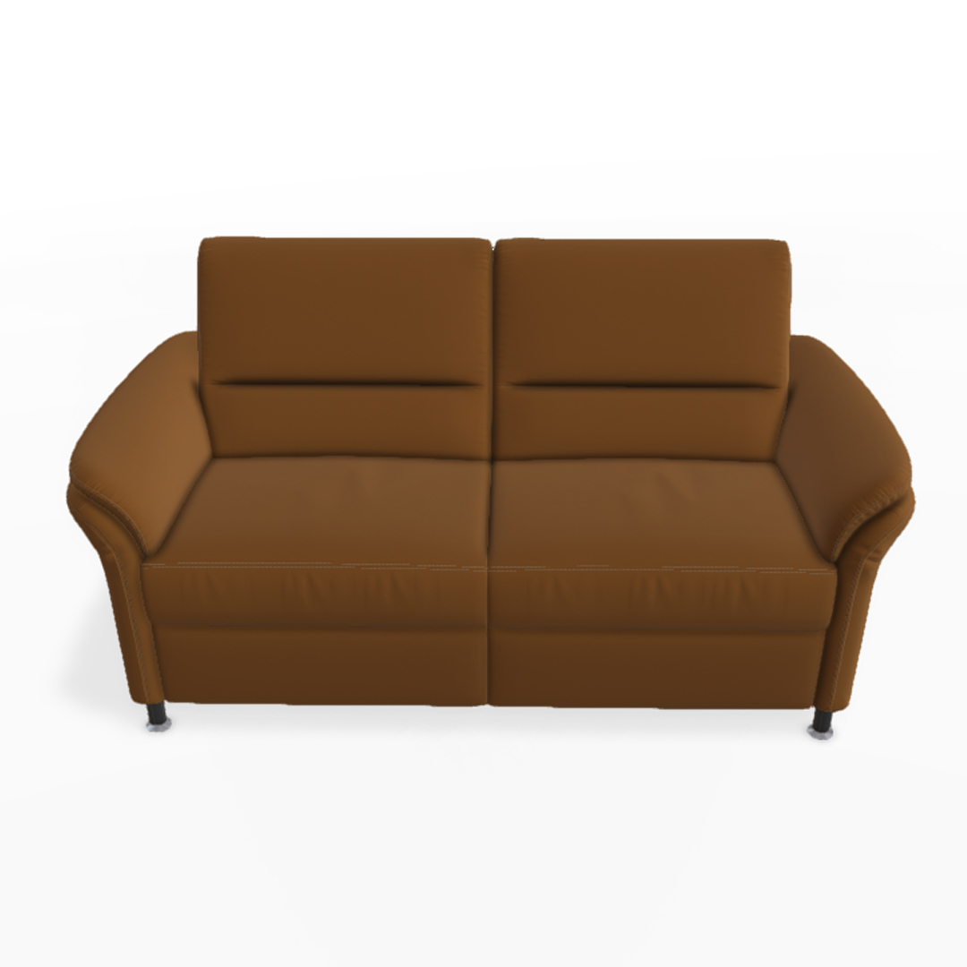Braunes Zweisitzer-Sofa auf weißem Hintergrund.
