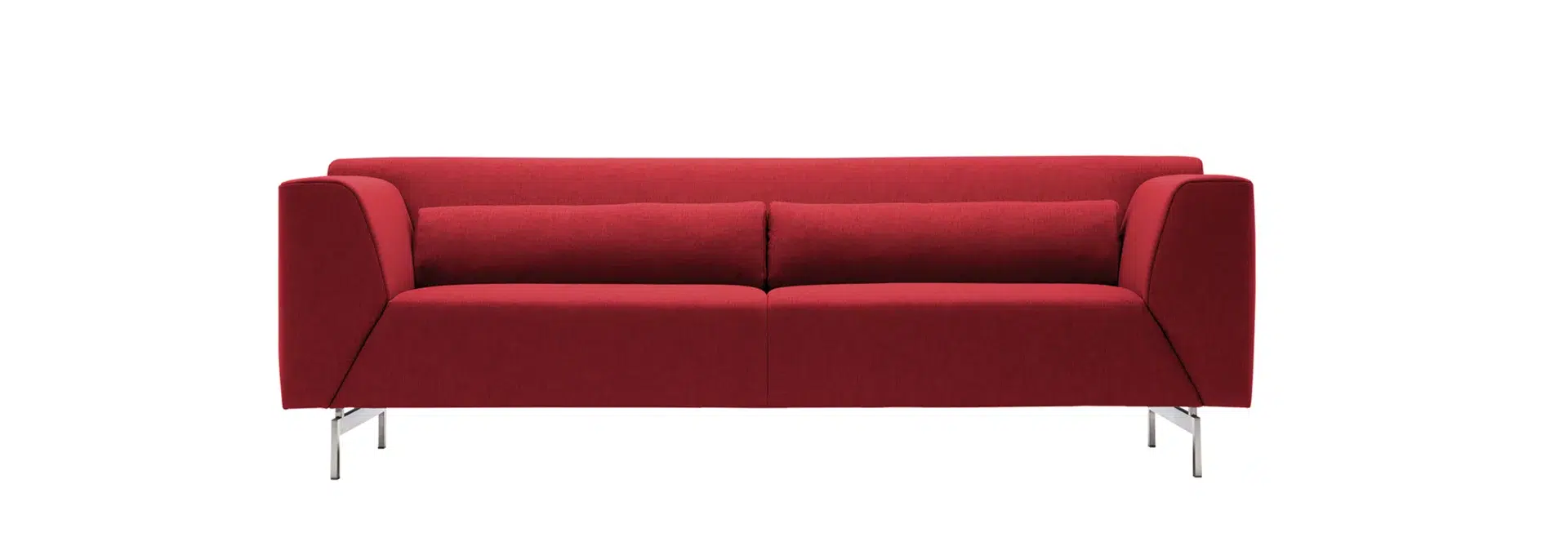 Rotes, modernes Sofa mit Metallbeinen.