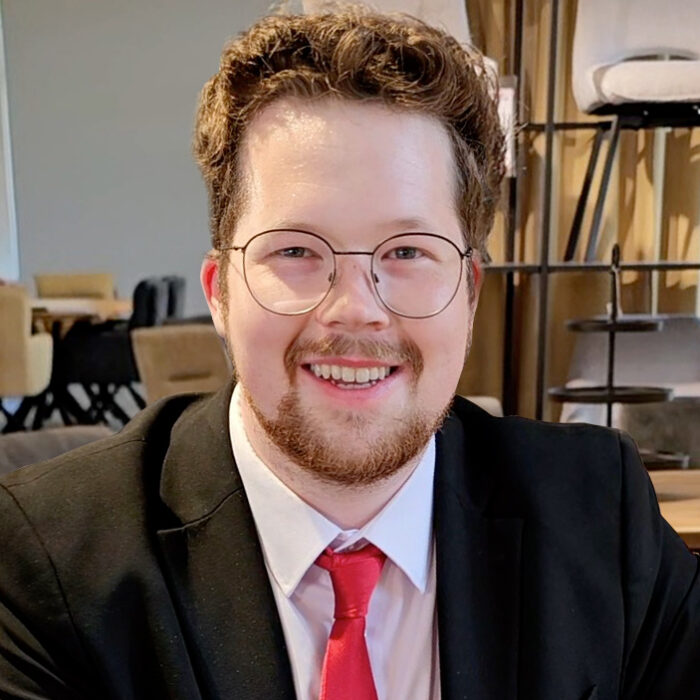 Filialleiter in Karlsfeld bei Polstermöbel Fischer Marcel Schuba
