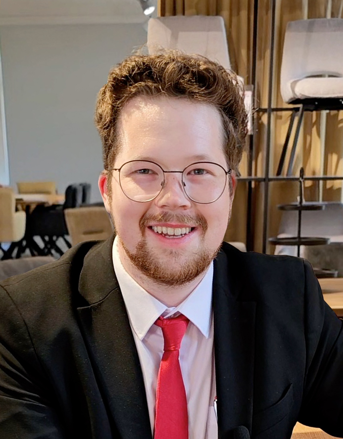 Filialleiter in Karlsfeld bei Polstermöbel Fischer Marcel Schuba