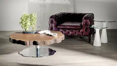 Modernes minimalistisches Wohnzimmer mit Chesterfield-Sofa.
