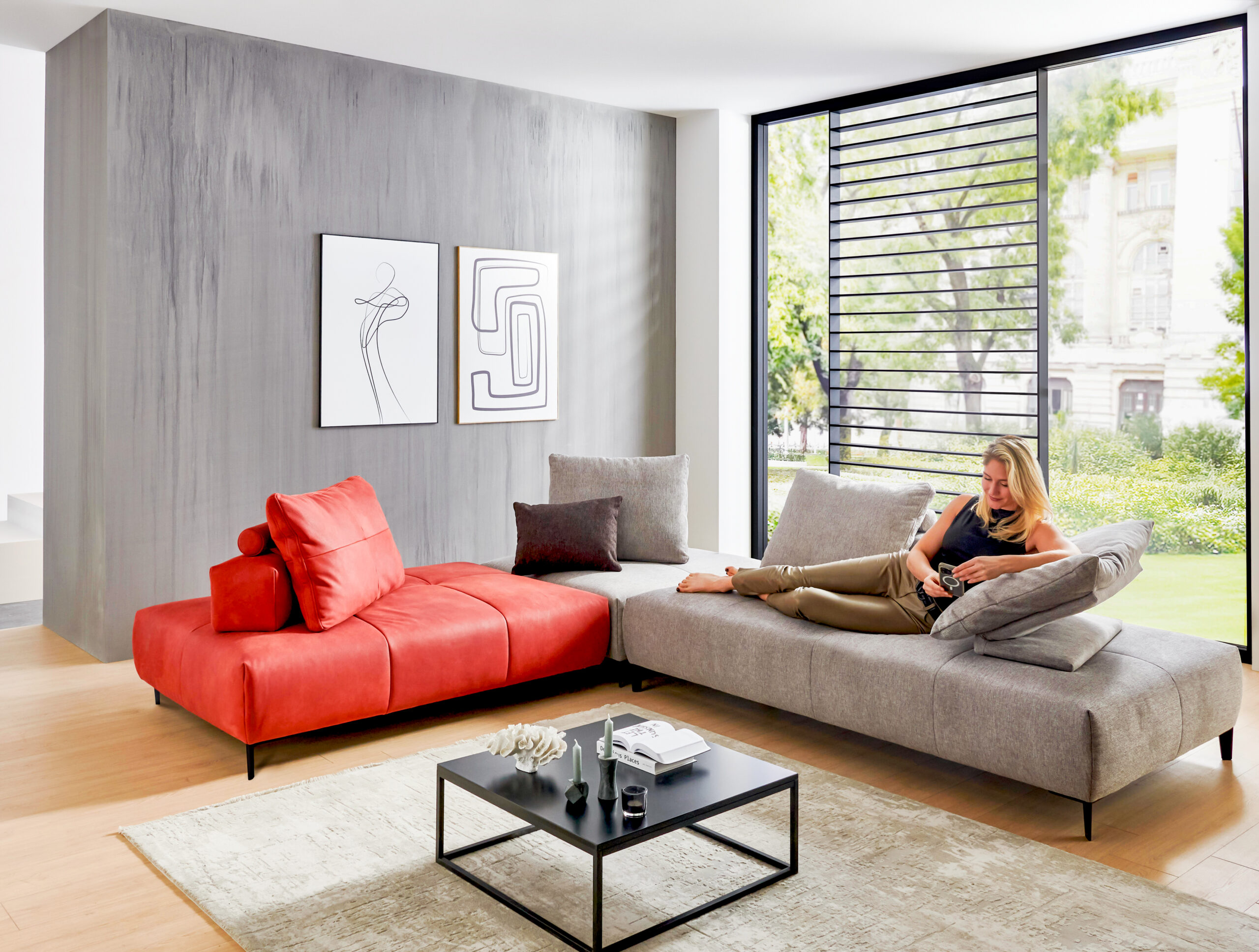 Rückenteile beim Modulsofa können flexibel aufgestellt werden.