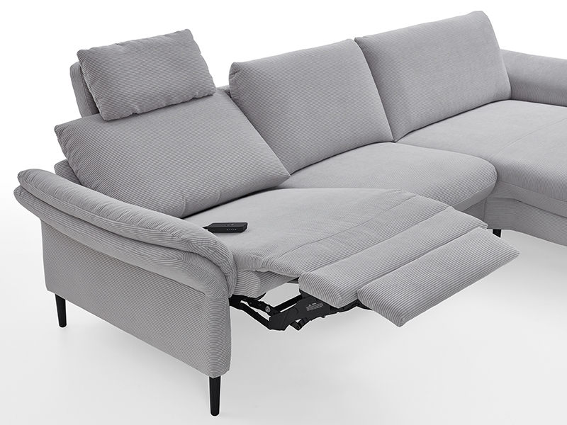 Natürlich gibt es Cordsofas auch mit vielen Funktionen - z.B. der Wallaway Funktion