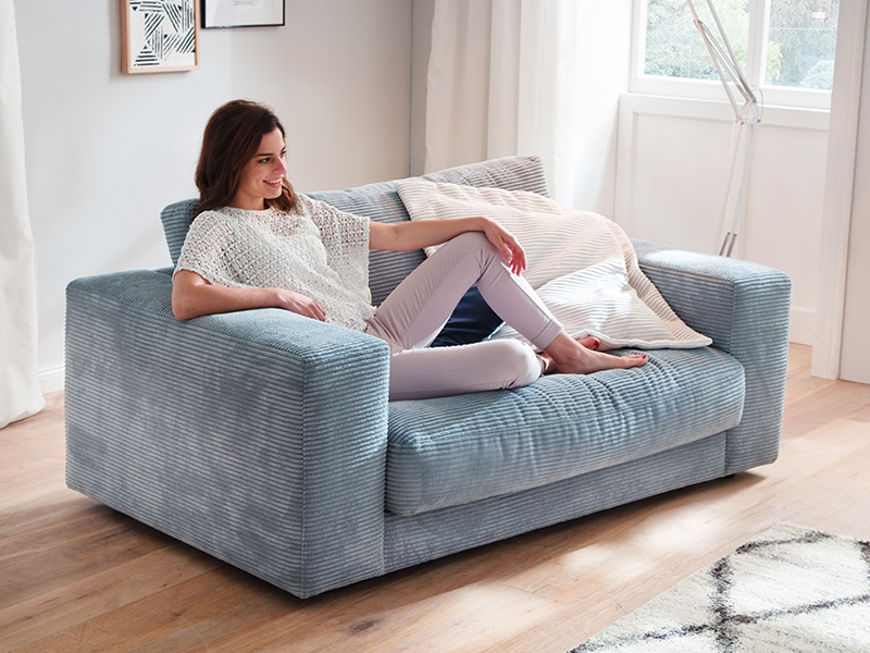 Cordsofa für kleine Räume - kein Problem.