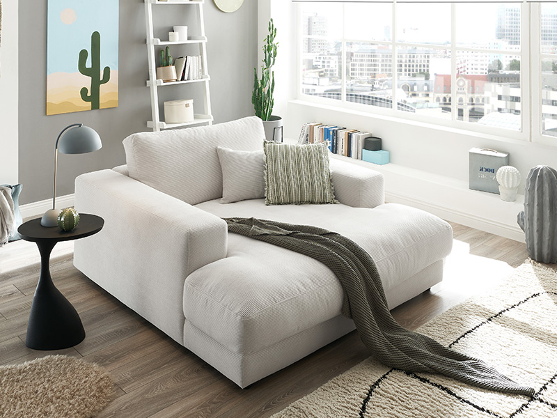 Ob als Lounge Sofa oder Love Chair - NE29 passt sich Ihren Wünschen an.