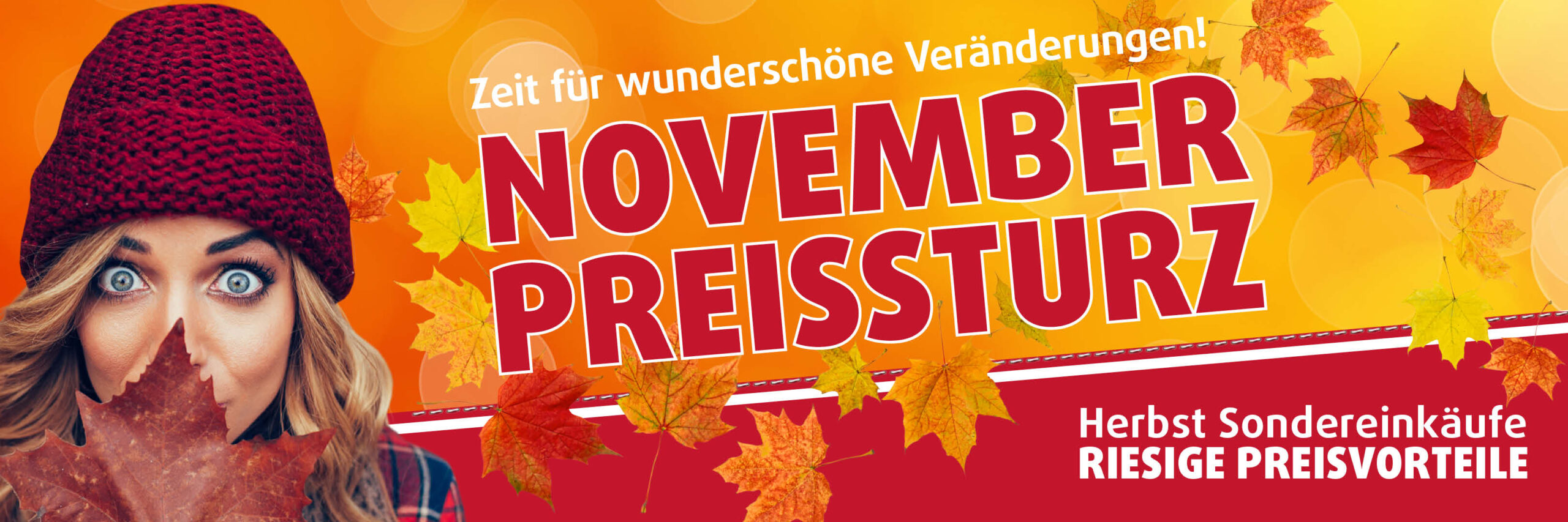 November Preissturz bei Polstermöbel Fischer – Herbst-Sondereinkäufe mit riesigen Preisvorteilen. Frau mit roter Mütze und Herbstlaub vor orange-rotem Hintergrund.